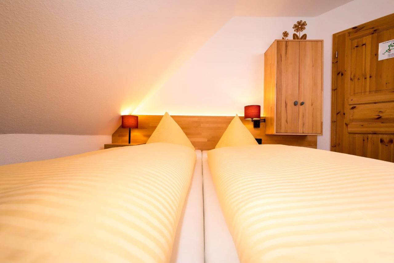 Wohlfuehlhotel Im Schlosspark - Self Checkin Willebadessen ภายนอก รูปภาพ