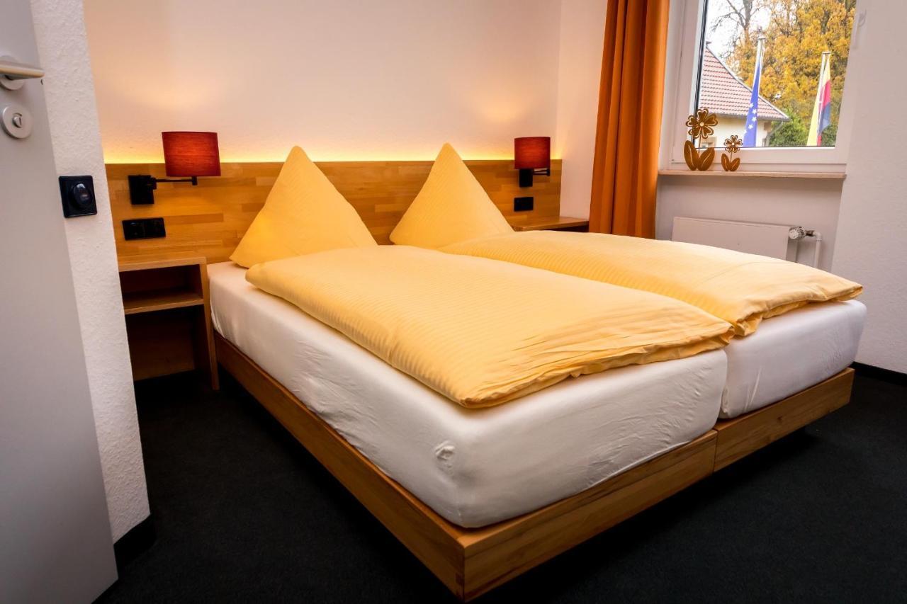 Wohlfuehlhotel Im Schlosspark - Self Checkin Willebadessen ภายนอก รูปภาพ