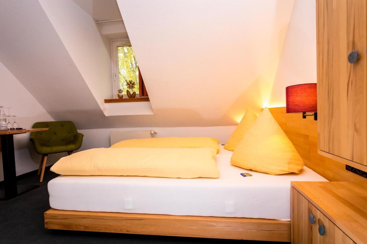 Wohlfuehlhotel Im Schlosspark - Self Checkin Willebadessen ภายนอก รูปภาพ