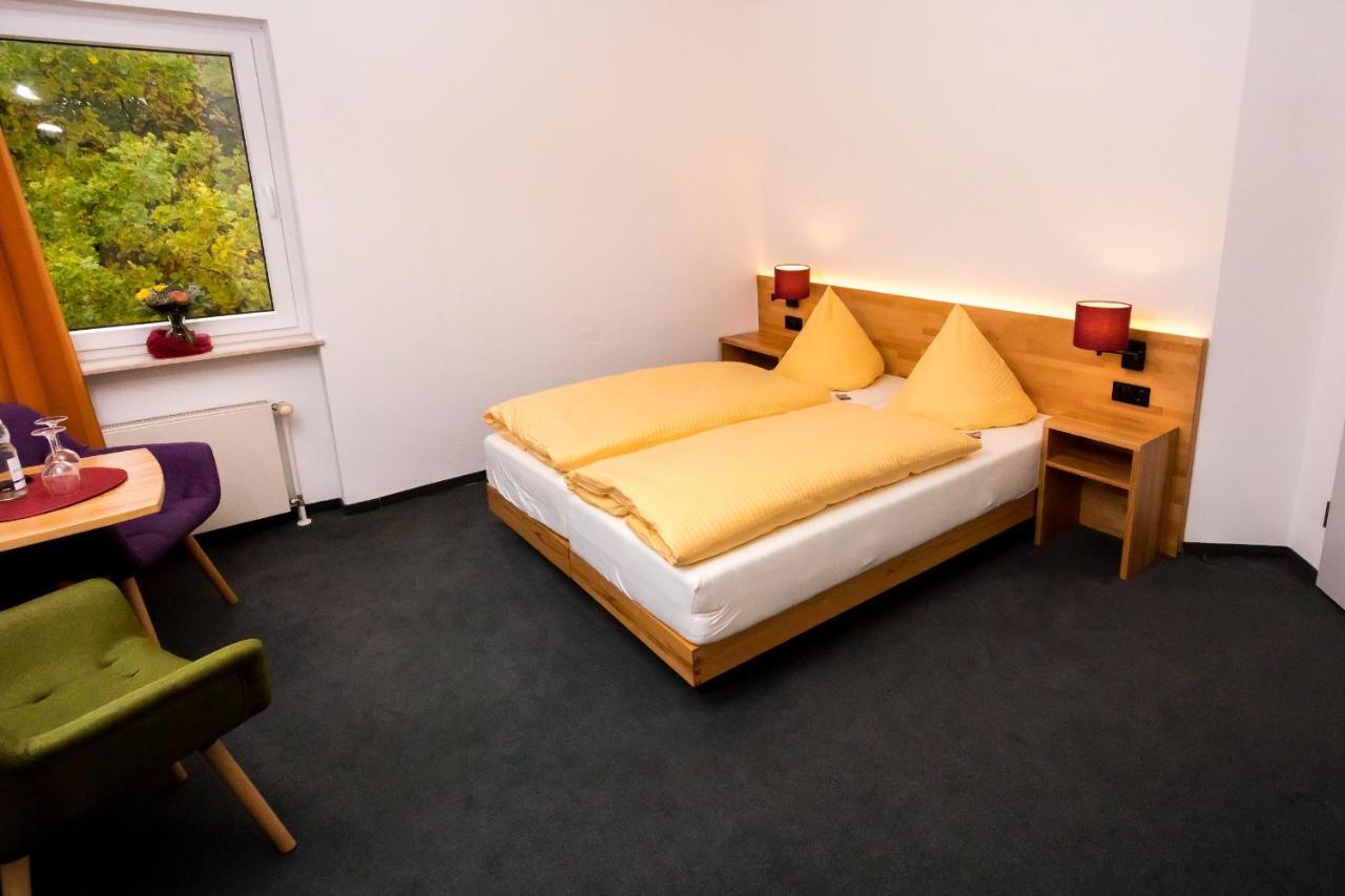 Wohlfuehlhotel Im Schlosspark - Self Checkin Willebadessen ภายนอก รูปภาพ